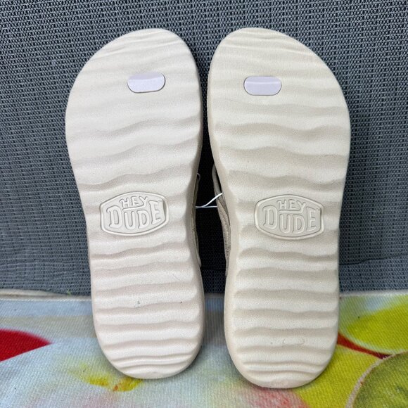 Hey Dude Mens 7 Taupe Flip Flops - Picture 7 of 8
